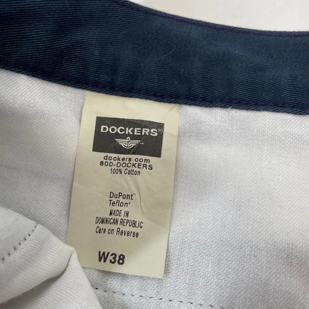 Dockers Mens Go Khaki Pleated Shorts Navy Blue Stain Defender Cotton Size 38 NWT